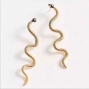 💖3/$20💖 NEW GOLD SNAKE EARRINGS